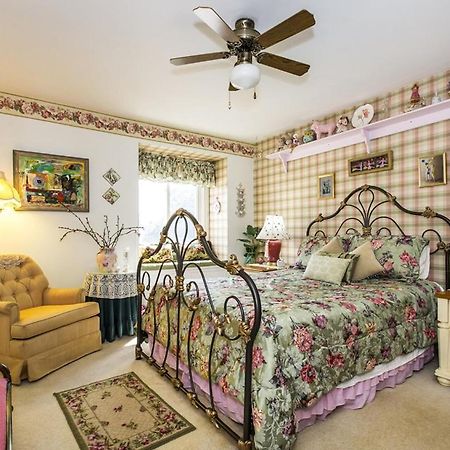 Matthews Manor Bed & Breakfast Exterior photo